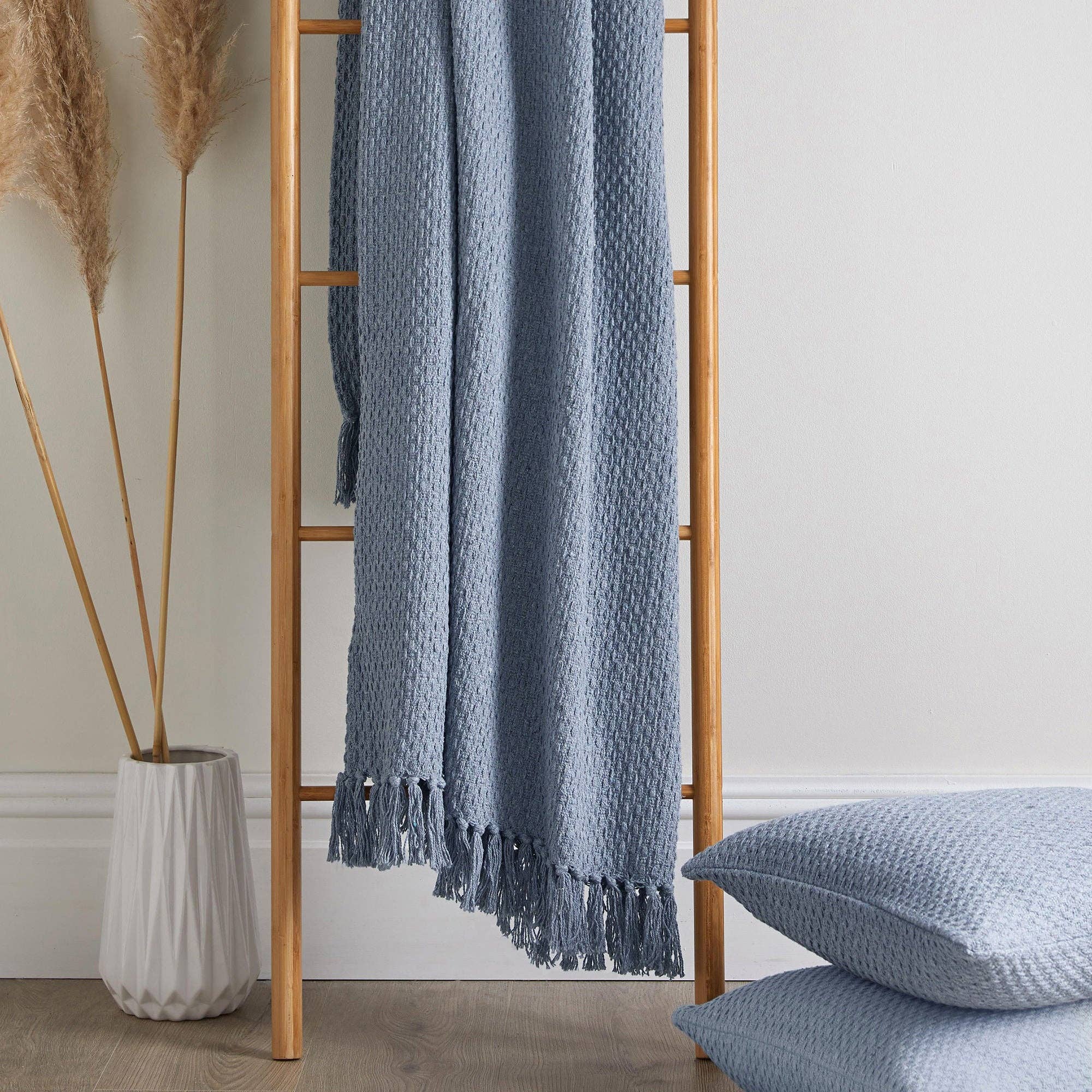 Hayden Throw /bedspread in Blue 200cm x 200cm