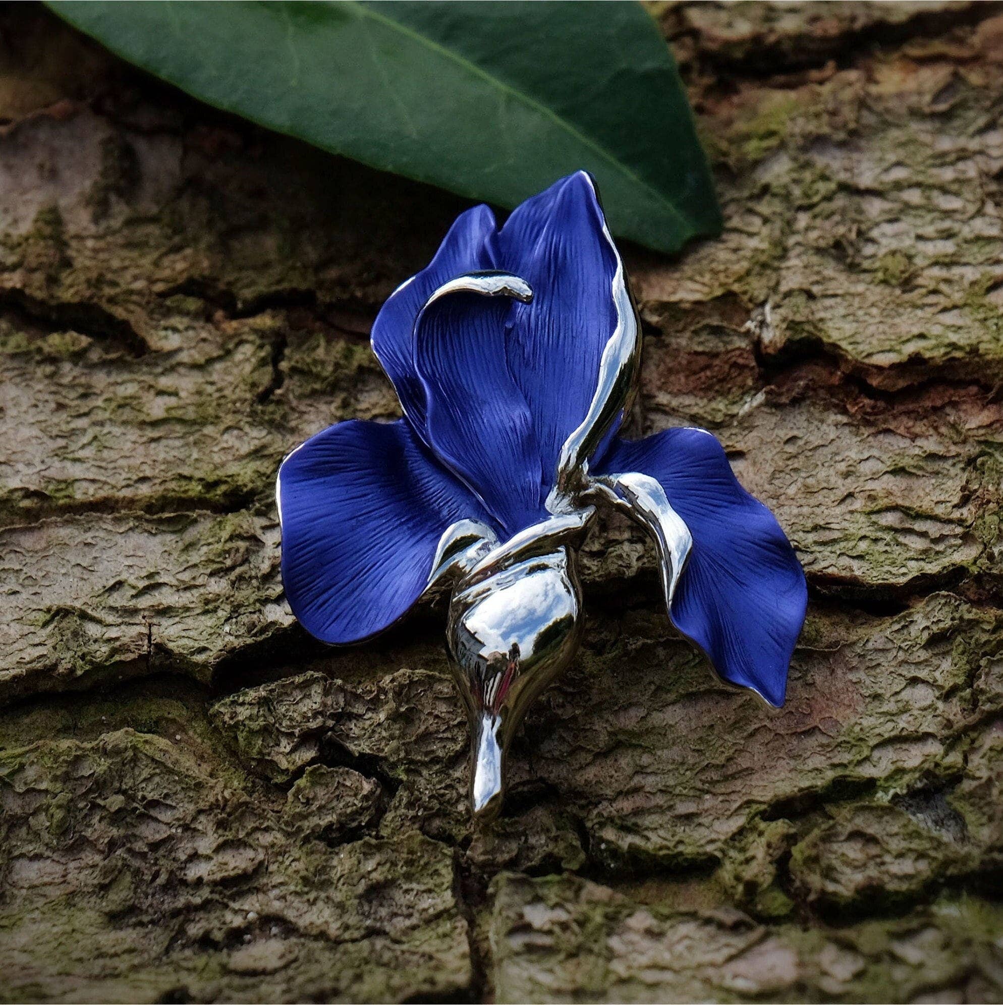 Blue iris flower silver-plated brooch